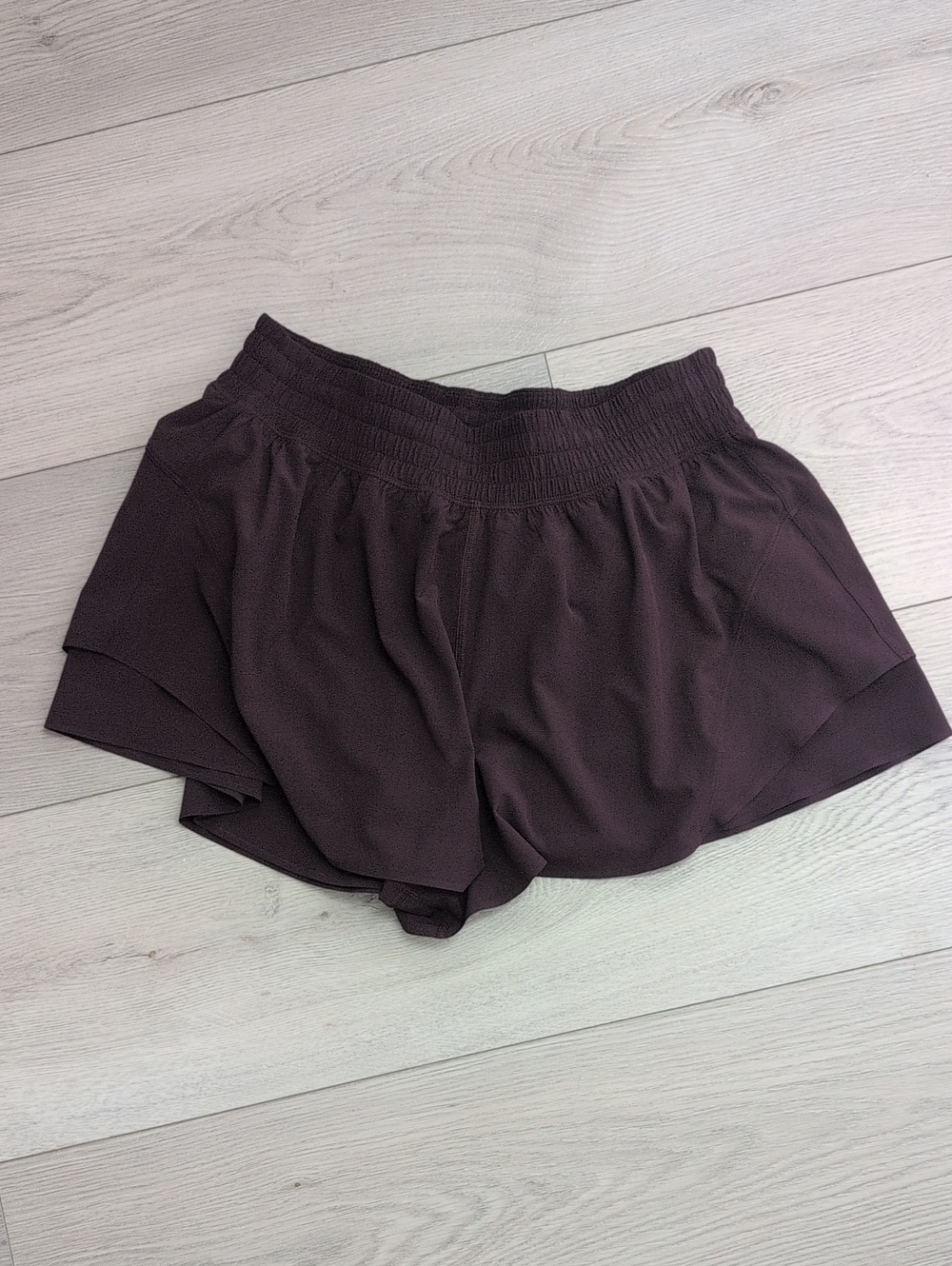 lululemon athletica Shake It Out Shorts in Goodnight Plum SizeL